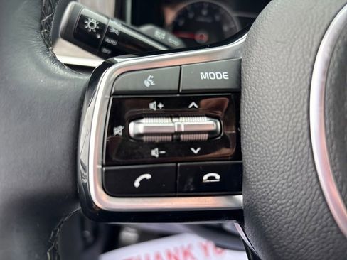 Used 2023 Kia Sorento S image 19
