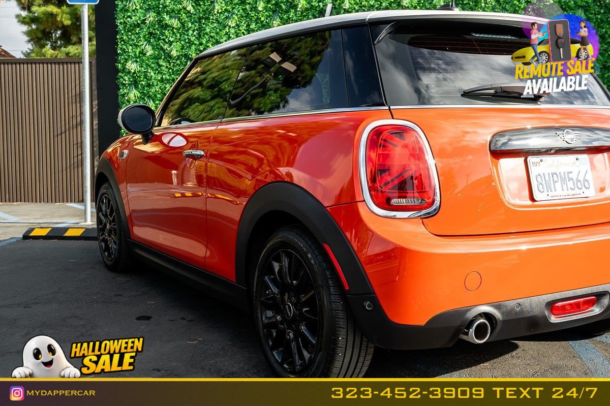 Used 2021 MINI Cooper 2-Door Hardtop w/ 6.5" Touchscreen Package FWD image 9