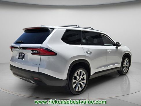 Used 2024 Toyota Grand Highlander AWD image 7