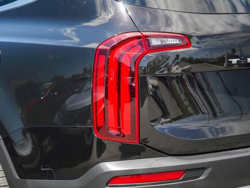 Certified 2022 Kia Telluride EX w/ EX Premium Package FWD image 7