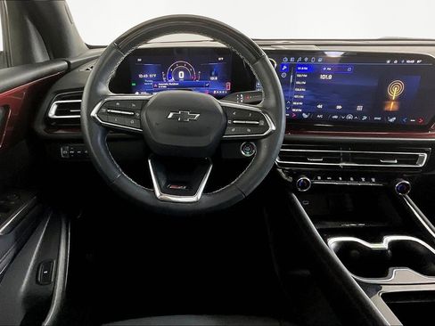 Used 2024 Chevrolet Traverse Z71 w/ Enhanced Driving Package image 8