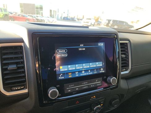 Used 2022 Nissan Frontier SV w/ Technology Package image 19