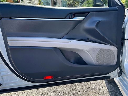 Used 2023 Toyota Camry SE w/ Cold Weather Package image 22