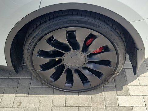 Used 2022 Tesla Model Y Performance AWD/4WD image 8