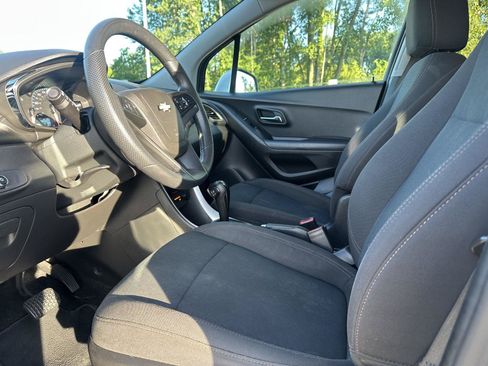 Used 2020 Chevrolet Trax LS w/ Tint and Cruise Package FWD image 14