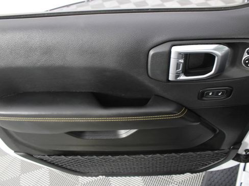 Used 2025 Jeep Wrangler Unlimited Sahara AWD/4WD image 13