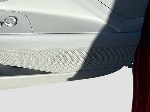 Used 2025 Hyundai Elantra SEL w/ Cargo Package image 18