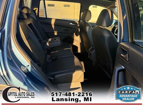 Used 2018 Volkswagen Tiguan SE w/ Panoramic Sunroof Package image 18