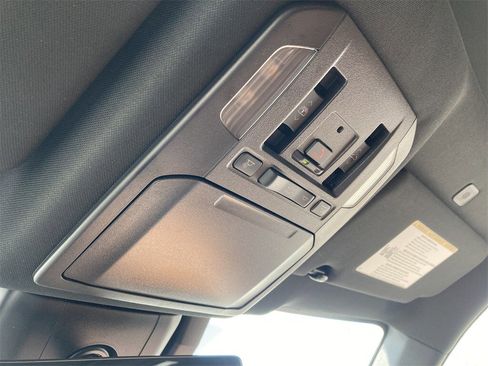 New 2026 Toyota Highlander Platinum image 29