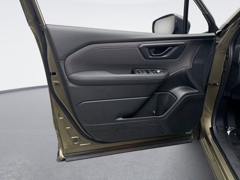 Used 2025 Subaru Forester Premium AWD/4WD image 9