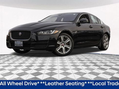 Used 2018 Jaguar XE Premium image 2