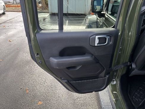 Used 2022 Jeep Wrangler Unlimited Sahara 4xe image 26