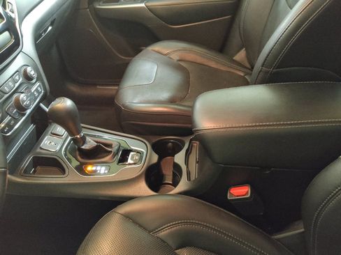 Used 2019 Jeep Cherokee Limited image 26