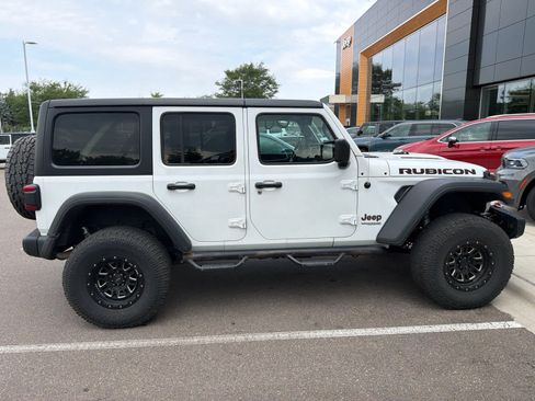 Used 2018 Jeep Wrangler Unlimited Rubicon w/ Dual Top Group AWD/4WD image 5