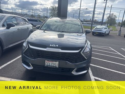 Used 2023 Kia Sportage EX image 2