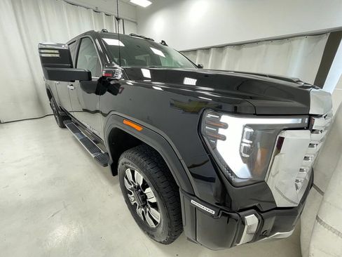 Used 2026 GMC Sierra 2500 Denali w/ Denali Reserve Package AWD/4WD image 3