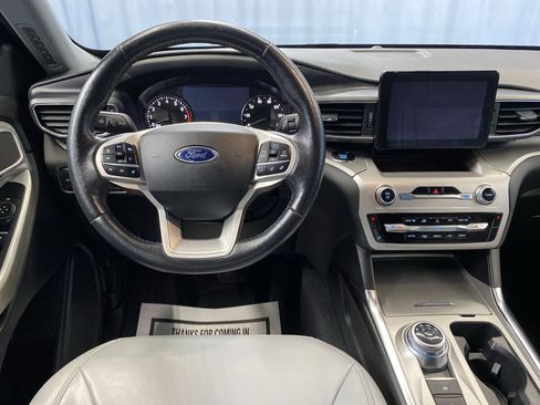 Used 2021 Ford Explorer XLT w/ Equipment Group 202A image 31