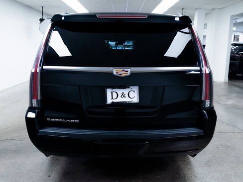 Used 2019 Cadillac Escalade ESV Platinum image 5