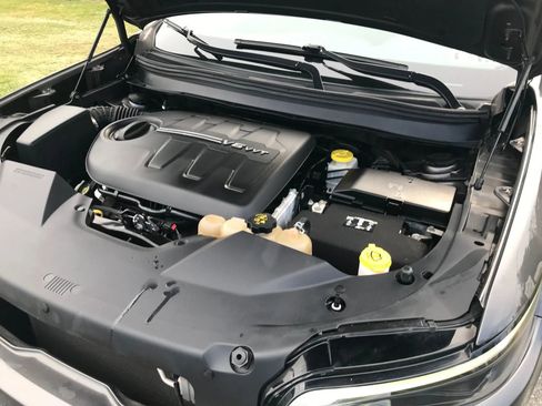 Used 2019 Jeep Cherokee Limited w/ Technology Group image 65