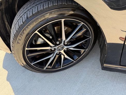 Used 2021 Toyota Camry SE w/ Carpet Mat Package (TMS) image 18