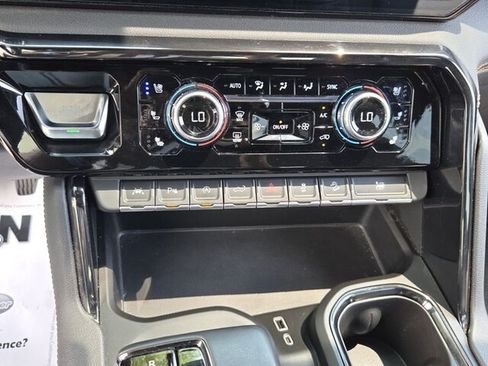Used 2022 GMC Sierra 1500 AT4 w/ AT4 Premium Package AWD/4WD image 23
