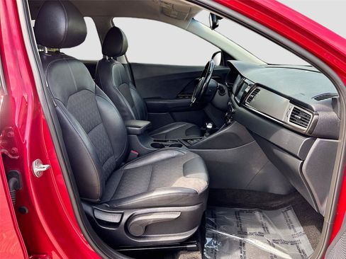 Used 2019 Kia Niro EX FWD image 26