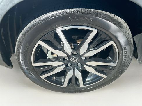 Used 2020 Honda Pilot Touring image 11