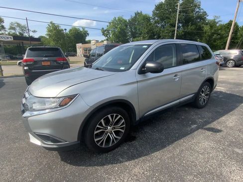 Used 2018 Mitsubishi Outlander ES FWD image 4