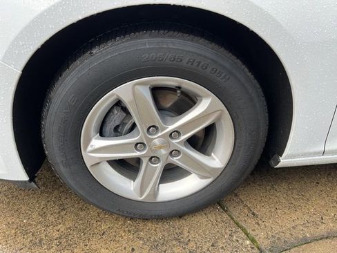 Used 2024 Chevrolet Malibu LT image 18