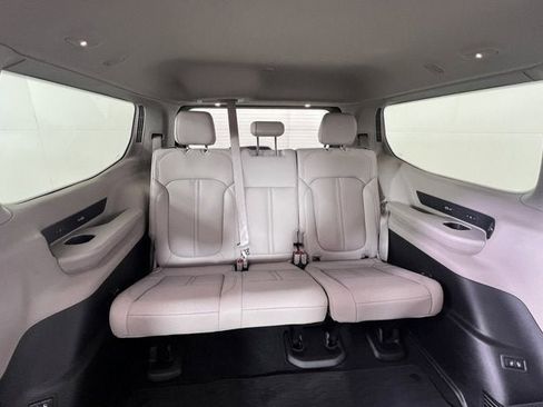 Used 2024 Jeep Wagoneer Series III w/ Flexible Seating Group image 7