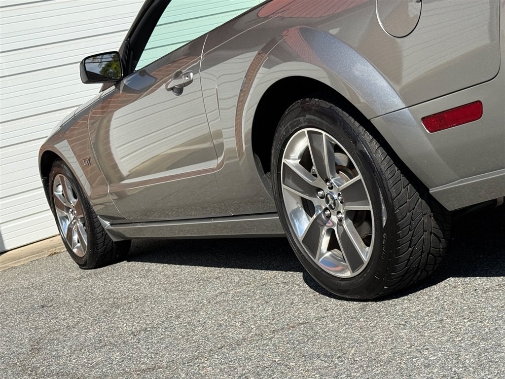 Used 2008 Ford Mustang GT RWD image 26