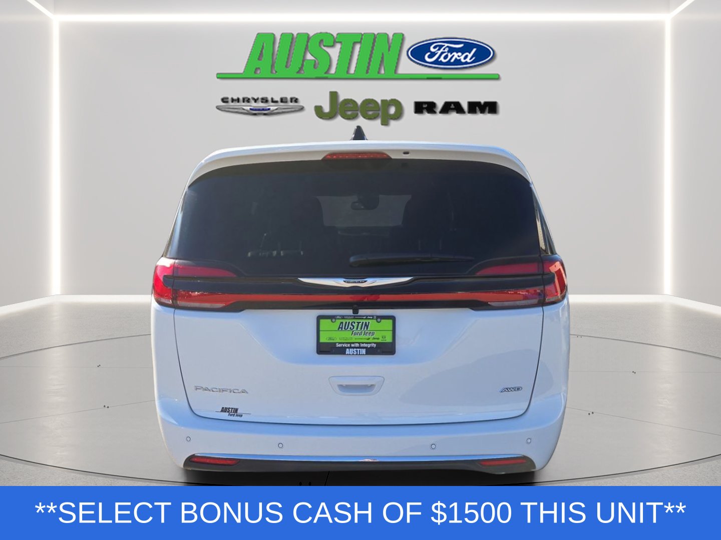 New 2026 Chrysler Pacifica Select AWD/4WD image 4