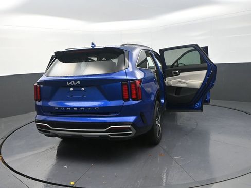 Used 2022 Kia Sorento S w/ Panoramic Sunroof Package image 35