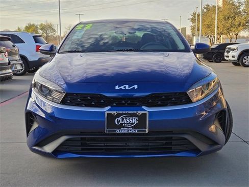 Used 2022 Kia Forte LXS image 2