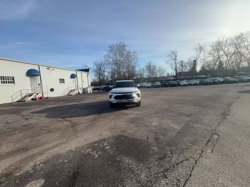 Used 2025 Chevrolet TrailBlazer LT image 12