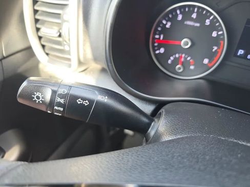 Used 2020 Kia Sportage LX FWD image 19