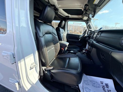 Used 2022 Jeep Wrangler Unlimited Sahara image 25