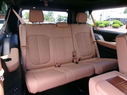 Certified 2025 Jeep Grand Wagoneer L Series III w/ Rear Seat Video Group 1 AWD/4WD image 12