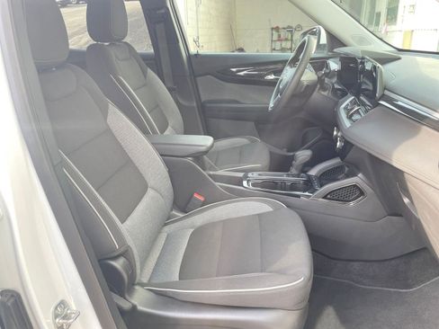 Used 2025 Chevrolet TrailBlazer LT image 34