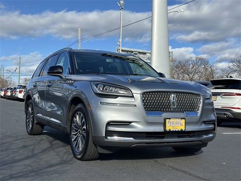 Certified 2023 Lincoln Aviator AWD w/ Premium Package image 9