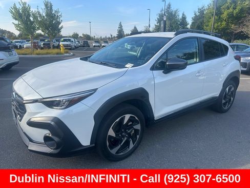 Used 2024 Subaru Crosstrek 2.5i Limited w/ Crosstrek Mirror Package AWD/4WD image 3