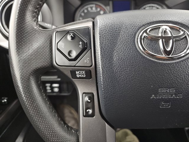 Used 2017 Toyota Tacoma TRD Sport w/ Tow Package (A/T) AWD/4WD image 22