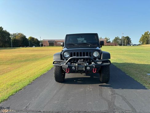 Used 2016 Jeep Wrangler Unlimited Sport w/ Max Tow Package AWD/4WD image 4