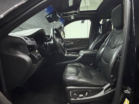 Used 2016 Cadillac Escalade ESV Platinum RWD image 17