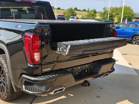 Used 2022 GMC Sierra 1500 Elevation w/ LPO, Elevation Black Package AWD/4WD image 8