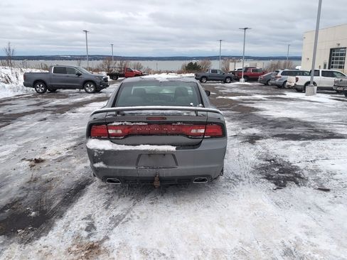 Used 2011 Dodge Charger SE w/ Connectivity Group image 4