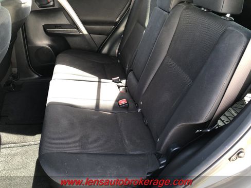 Used 2014 Toyota RAV4 LE FWD image 17