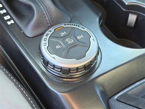 Used 2025 Ford Bronco Outer Banks image 27