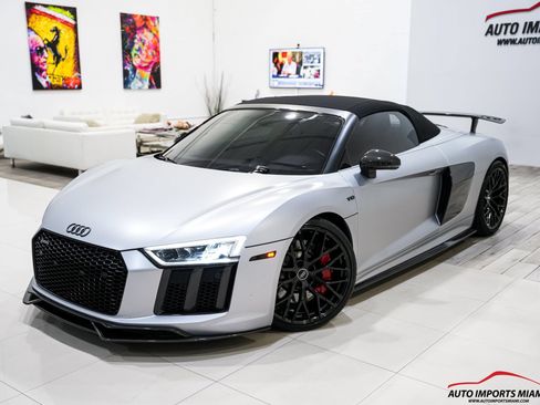 Used 2018 Audi R8 V10 w/ Carbon Exterior Package AWD/4WD image 44