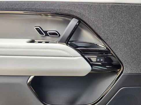 New 2026 Land Rover Range Rover Sport SE AWD/4WD image 16